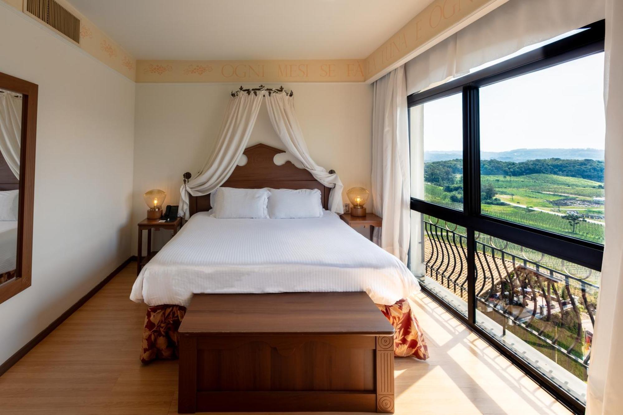 Spa Do Vinho Condominio Vitivinicola Bento Gonçalves Exterior foto A bedroom at the hotel